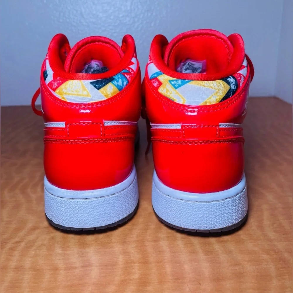 Air Jordan 1 Mid SE 